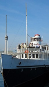 Le bateau Genève, site de "La croisière s'accuse"